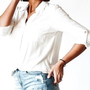 COPY - White v-nevk collar blouse size large